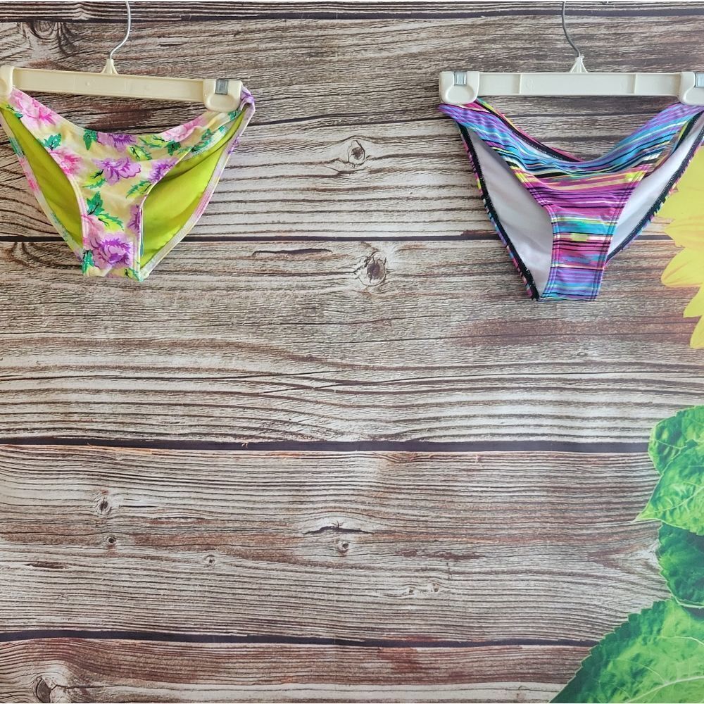 Free Style bikini Bottoms set of ( 2 ) medium NWT